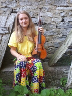 Violin, Viola and Music Theory Tutor Zoë from Toronto, ON