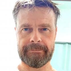 English Language Tutor Simon from Paternò, Italy