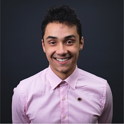 Portuguese and English Language Tutor Vinicius from Toronto, ON