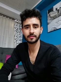 Spanish, English and Portuguese Language Tutor Camilo from Vancouver, BC