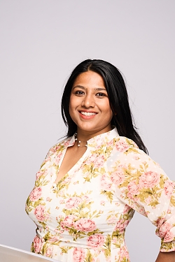 Hindi Language Tutor Sneha from Toronto, ON