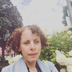 French and English Language Tutor Mireille from Pointe-Claire, QC